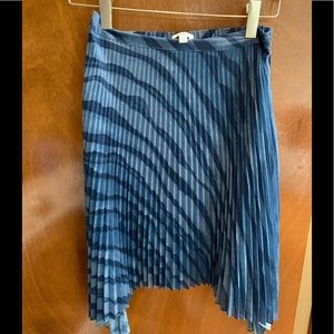 Hailstones  Uneven skirt in size 6